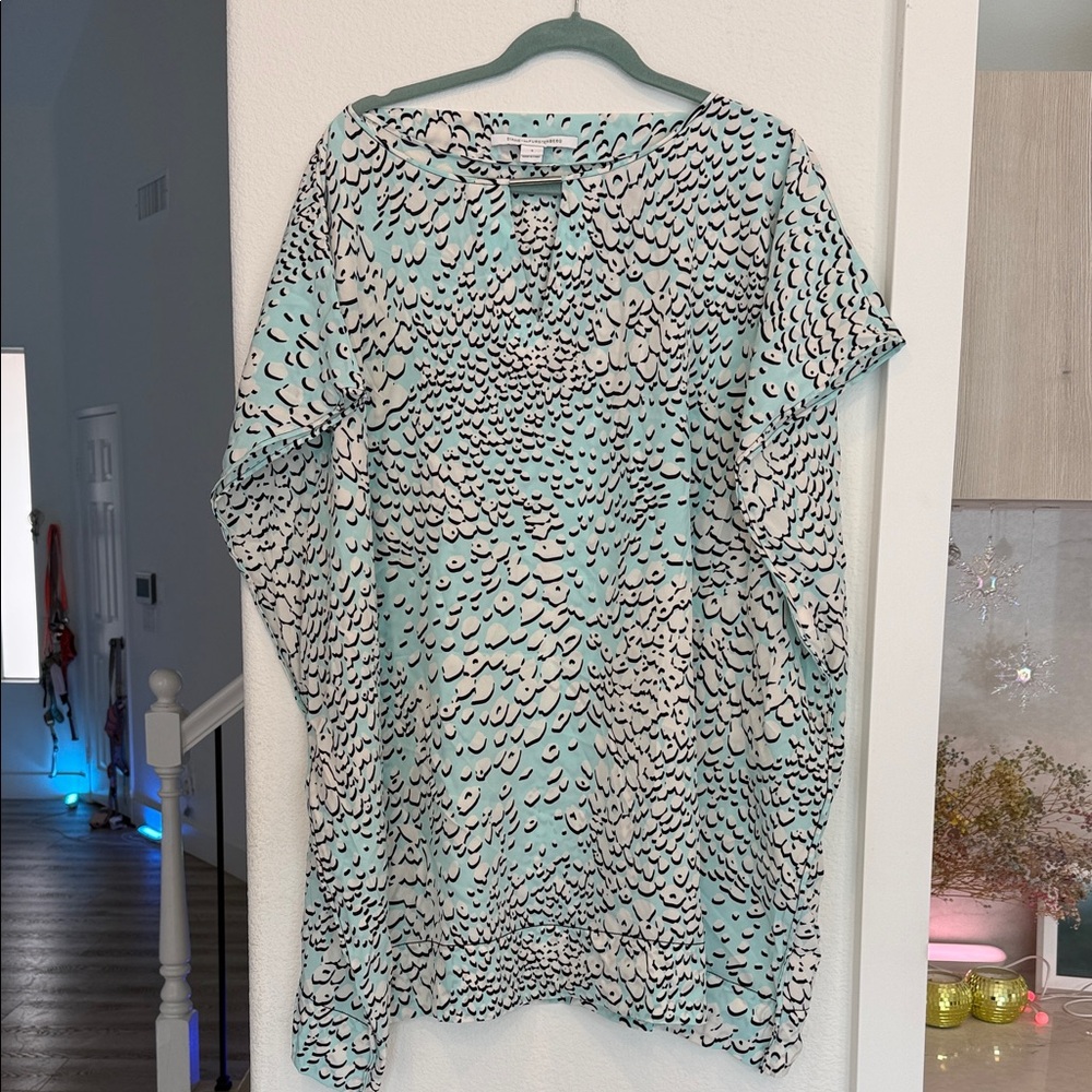 Diane Von Furstenberg Blue and Cream Patterned Tunic